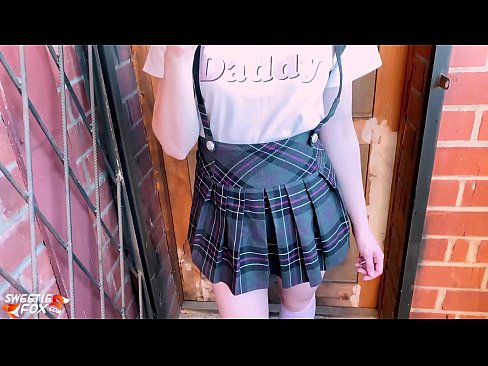 ❤️ Schoolgirl sûget har lul djip en neukt ynstee fan klassen. ❤ Pornofideo by wy ﹏