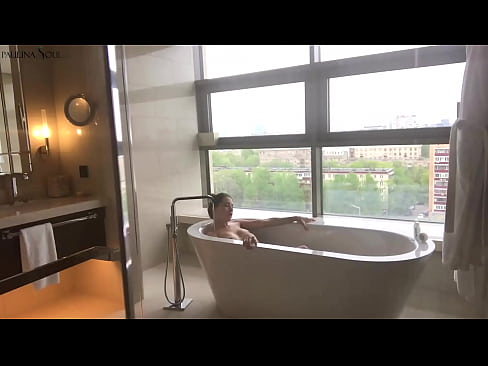 ❤️ Geweldige babe Hertstochtlik rukt har kut yn 'e badkeamer ❤ Pornofideo by wy ﹏