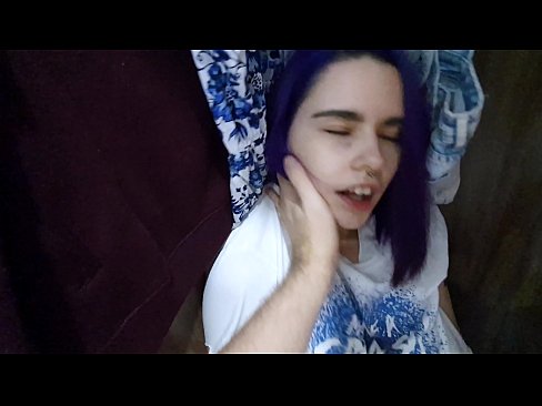 ❤️ Fûn myn suster yn 'e kast en holp har cum ❤ Pornofideo by wy ﹏